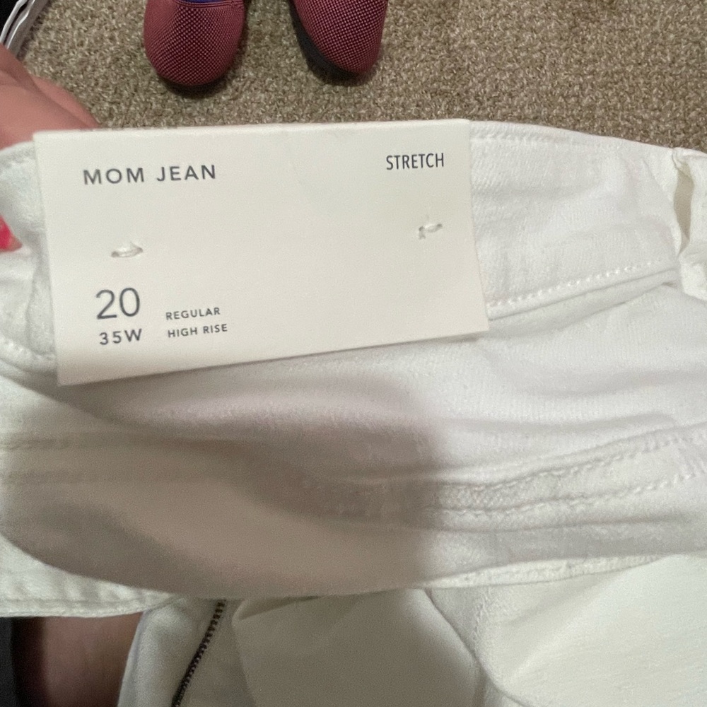 American Eagle White mom Jean